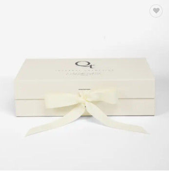 Douane Logo Recycle White Box Cardboard die Verpakkende Dozen met Lint vouwen